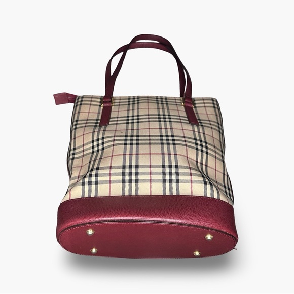 Burberry Handbags - BURBERRY zip top nova check tote - leather handles and trim - pre loved vintage